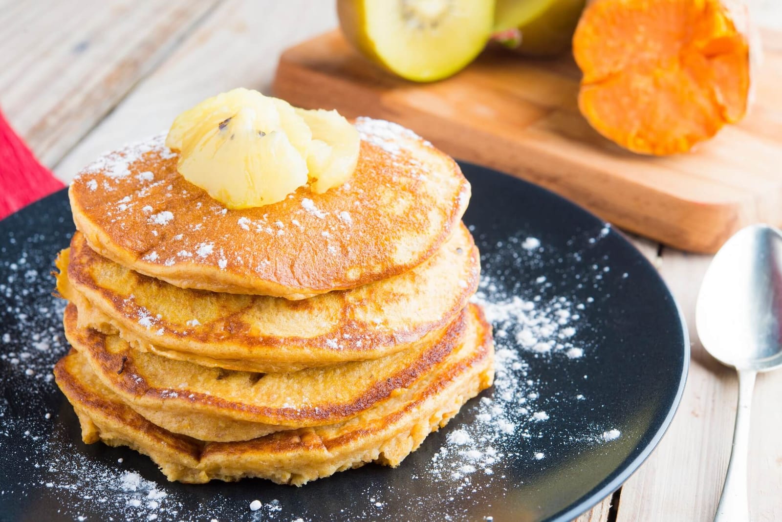 Pancakes of yam and kiwi